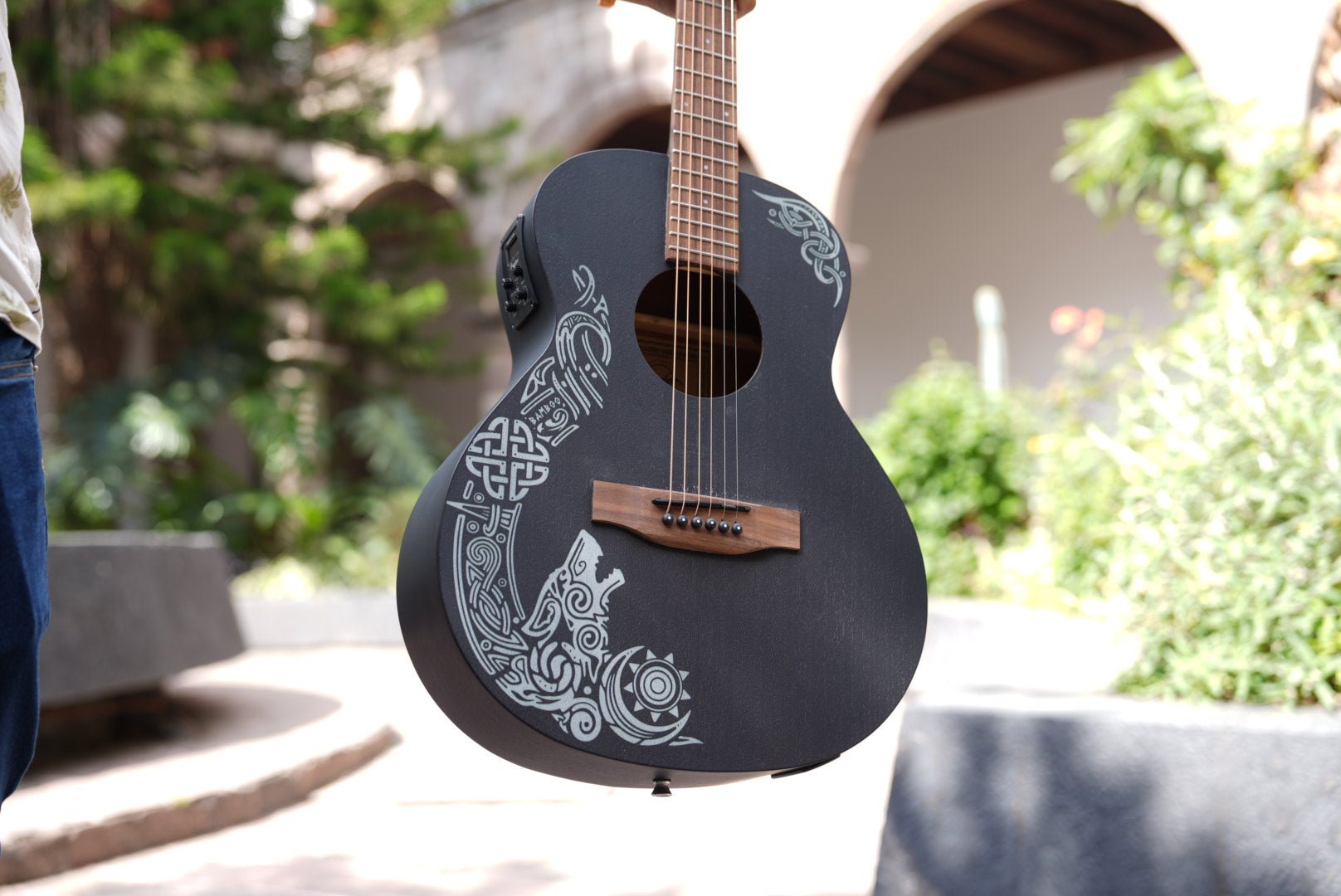 Diferencias entre una Guitarra Clásica y una Guitarra Acústica - Bamboo Música