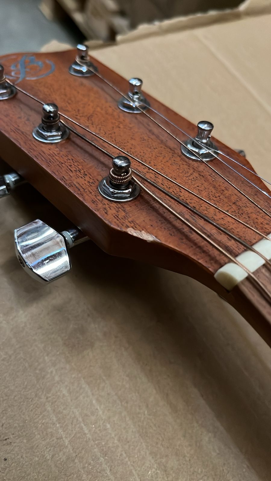 Guitarra Acústica Harmony Mahogany 41" – Outlet (Taco Levemente Despegado) - Bamboo Música