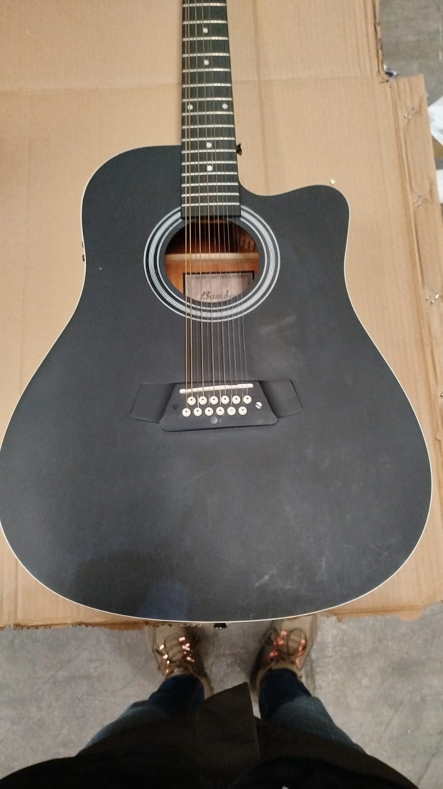 Guitarra Electroacústica Docerola Linden Negra 42″ - Bridge Doctor + Incluye Funda – Outlet (Usada) - Bamboo Música