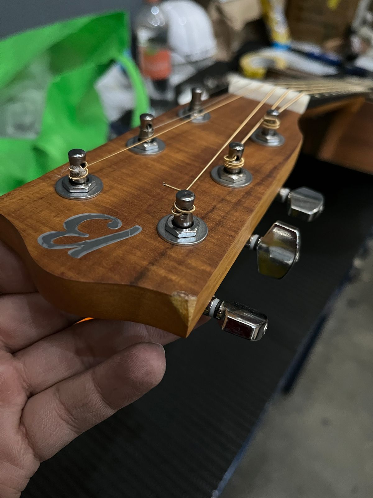 Guitarra Electroacústica Stage Koa 40″- Incluye Funda Acolchada – Outlet (Golpe en Headstock) - Bamboo Música